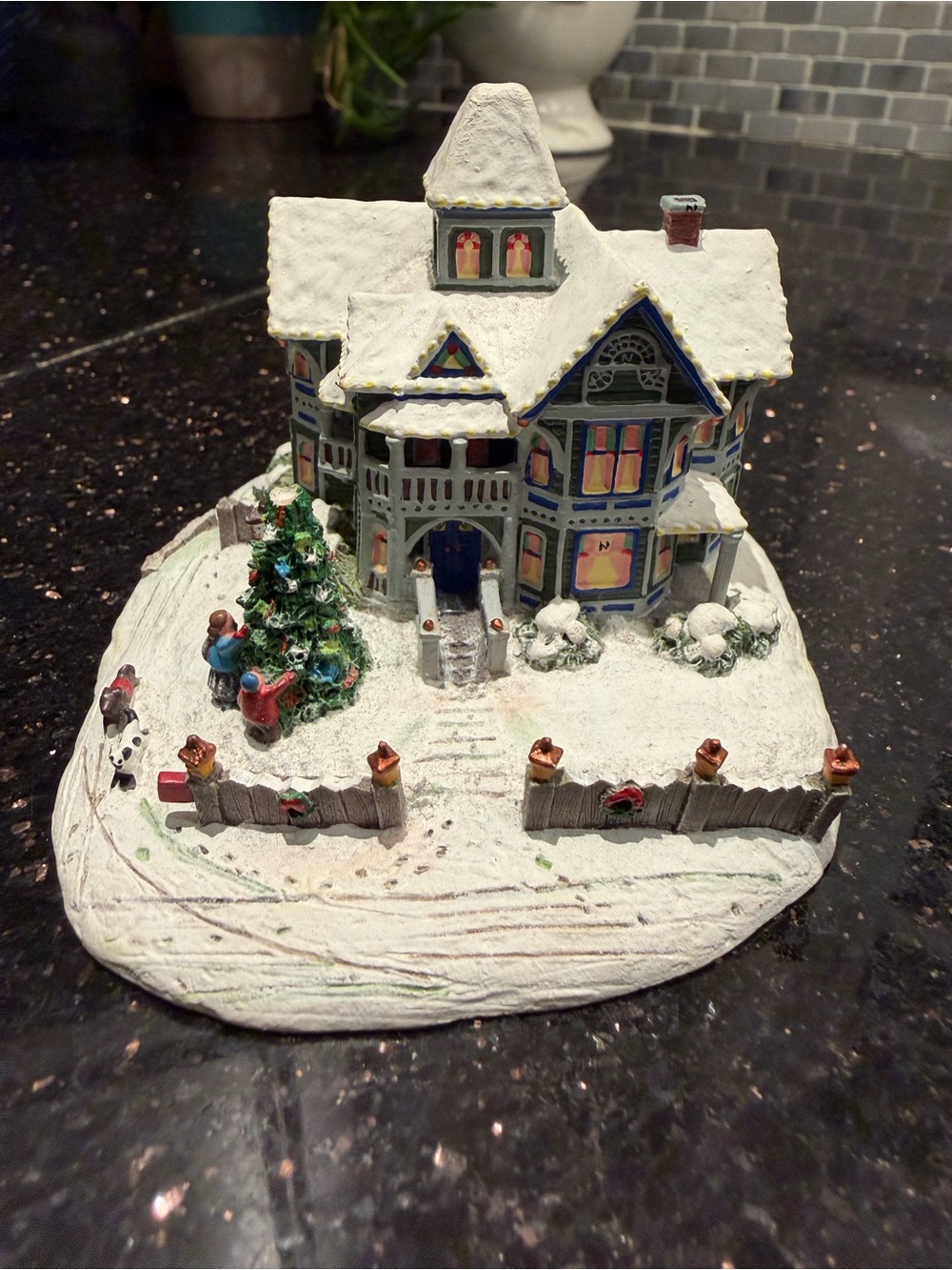 Hawthorne Village Thomas Kinkade, Victorian Lights Christmas Day 1996